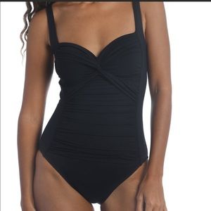La Blanca island goddess one piece swimsuit nwt 10